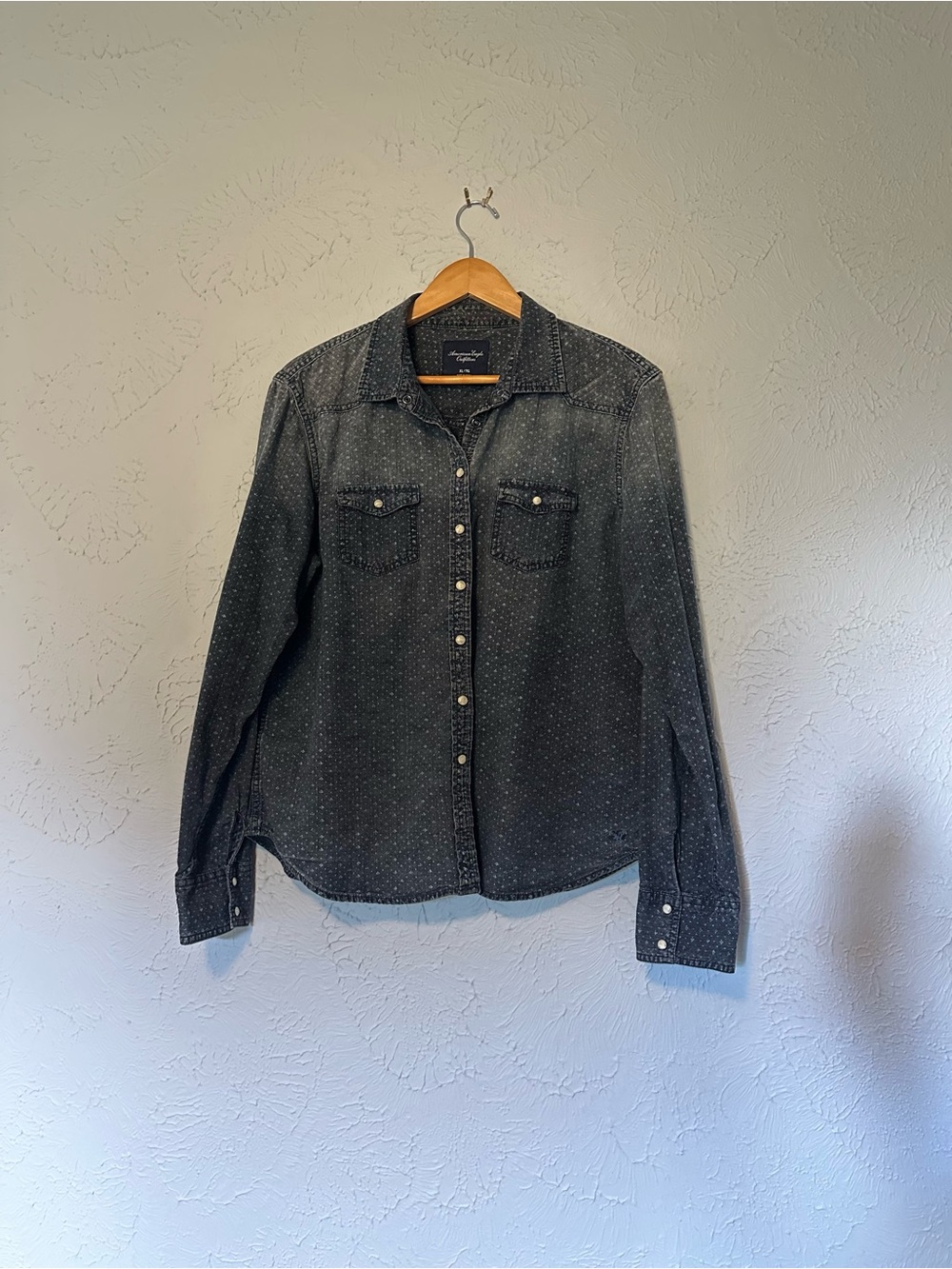 Women’s American Eagle Denim Chambray Button-Up Pearl Snap Western Shirt XL